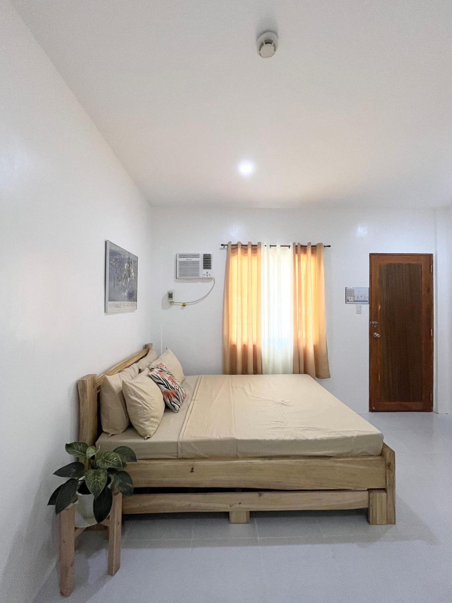 Sunnydale Apartelle -Room Accommodation Near Calatagan Beach Resorts Batangas City Kültér fotó