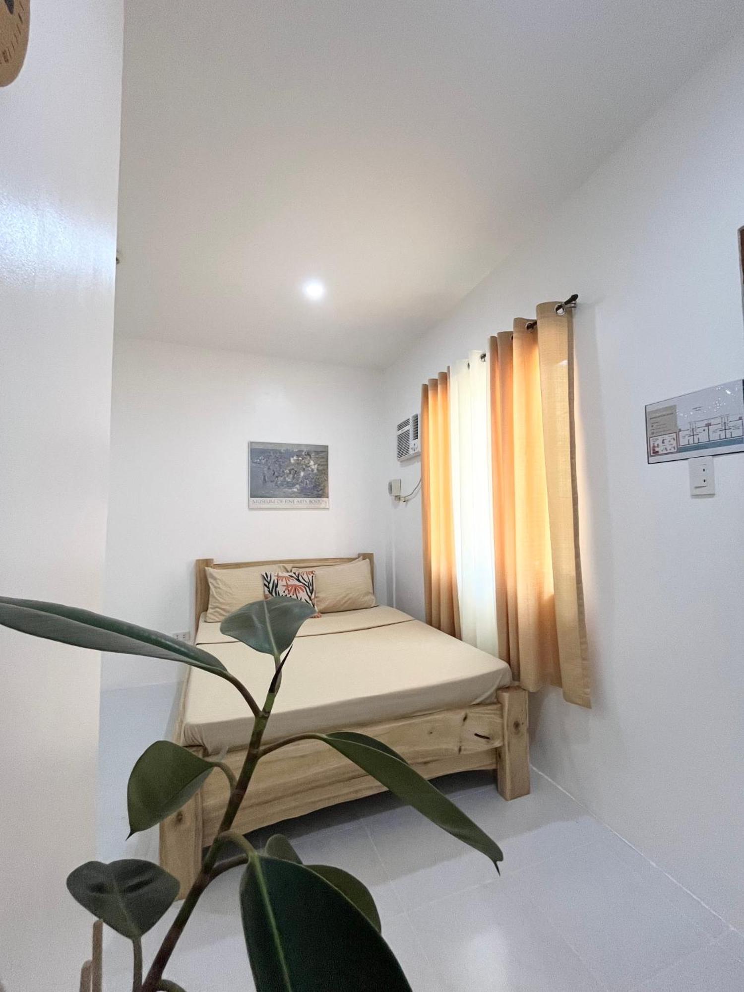 Sunnydale Apartelle -Room Accommodation Near Calatagan Beach Resorts Batangas City Kültér fotó