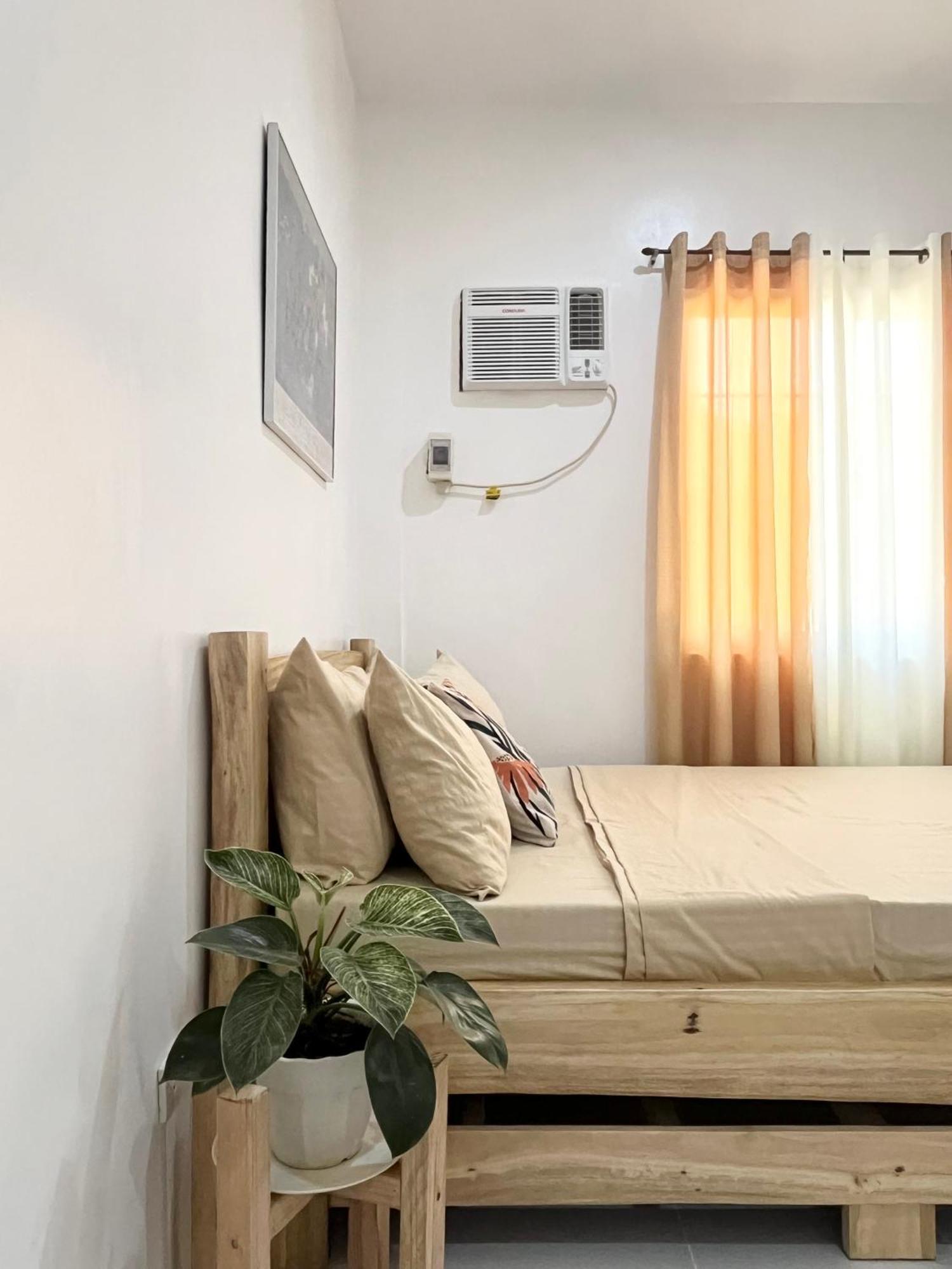 Sunnydale Apartelle -Room Accommodation Near Calatagan Beach Resorts Batangas City Kültér fotó