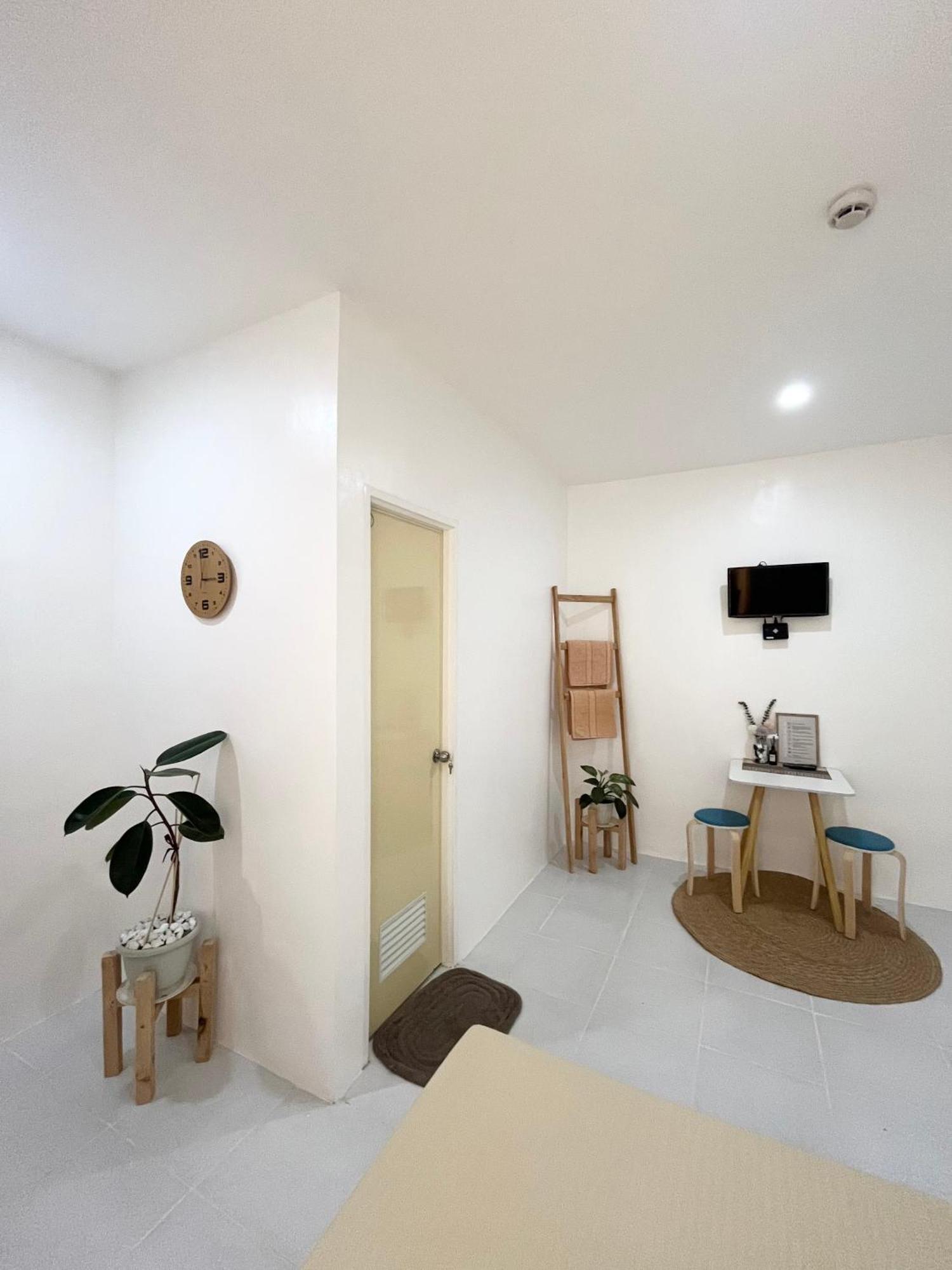 Sunnydale Apartelle -Room Accommodation Near Calatagan Beach Resorts Batangas City Kültér fotó